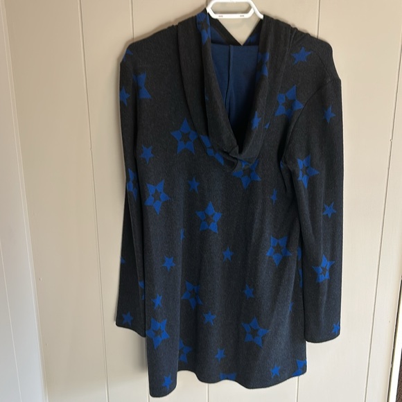 Luc Fontaine hooded women’s tunic.  Size 8 Like new. Soft. - Picture 3 of 9